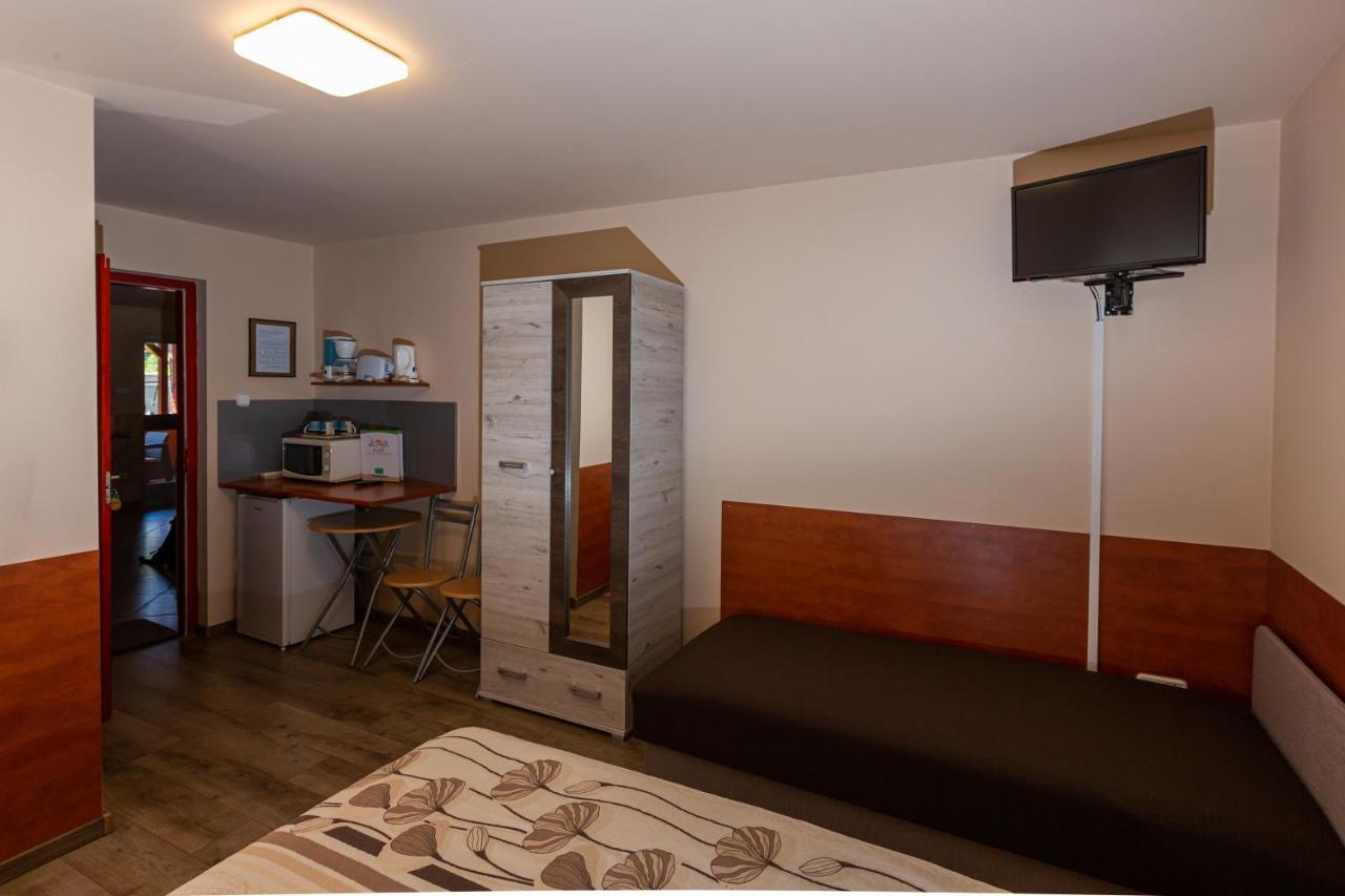 Erika Vendeghaz Hotel เอ็กเกอร์ ภายนอก รูปภาพ