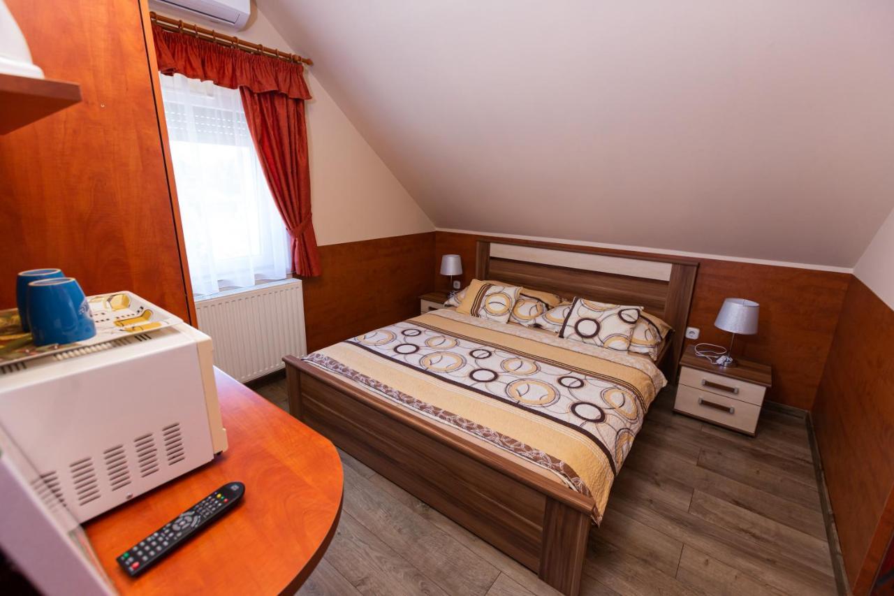 Erika Vendeghaz Hotel เอ็กเกอร์ ภายนอก รูปภาพ