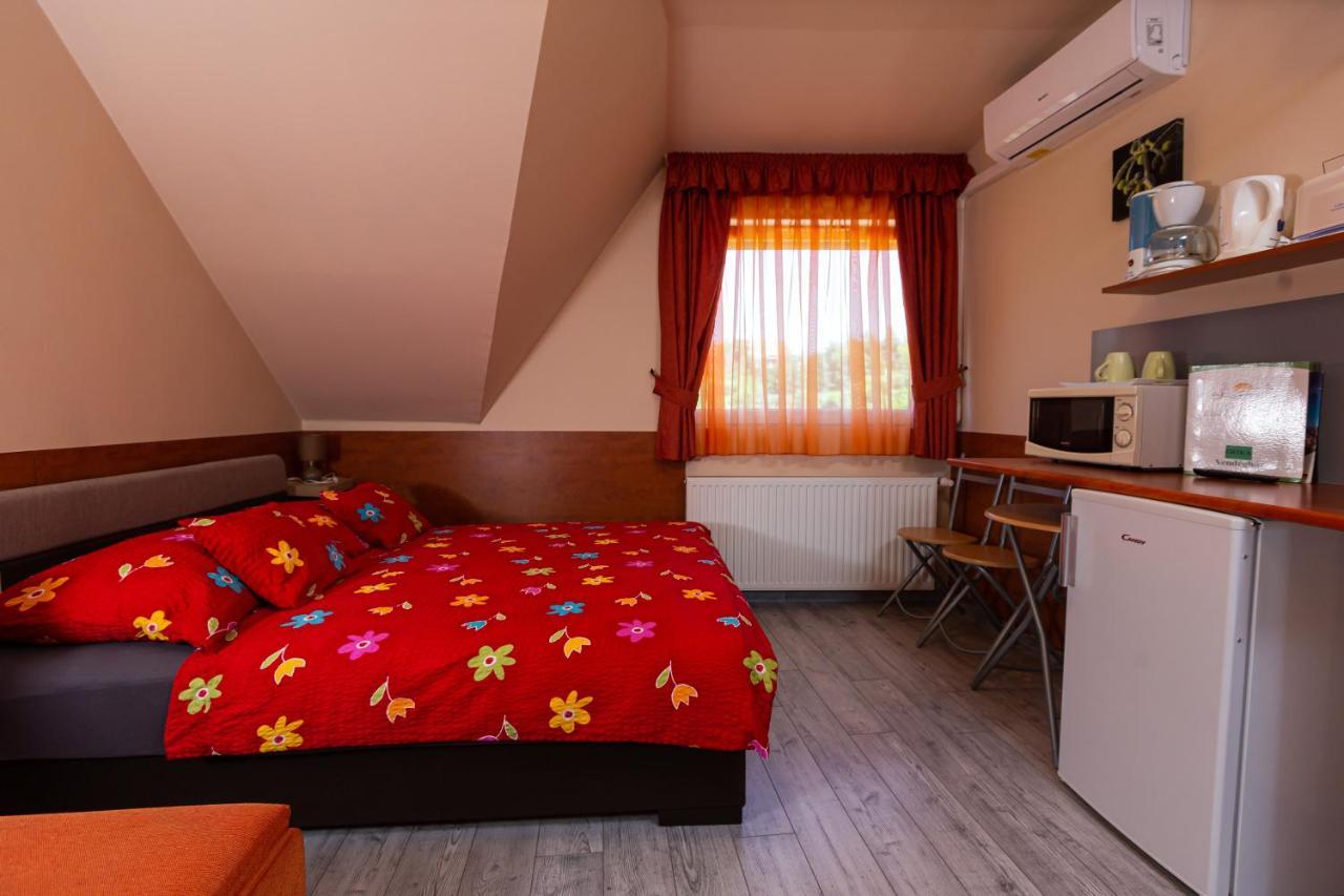 Erika Vendeghaz Hotel เอ็กเกอร์ ภายนอก รูปภาพ