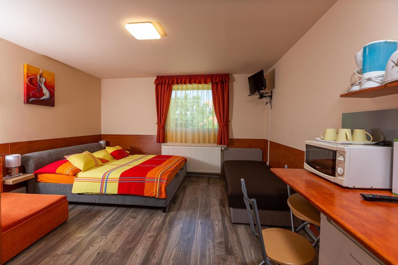 Erika Vendeghaz Hotel เอ็กเกอร์ ภายนอก รูปภาพ