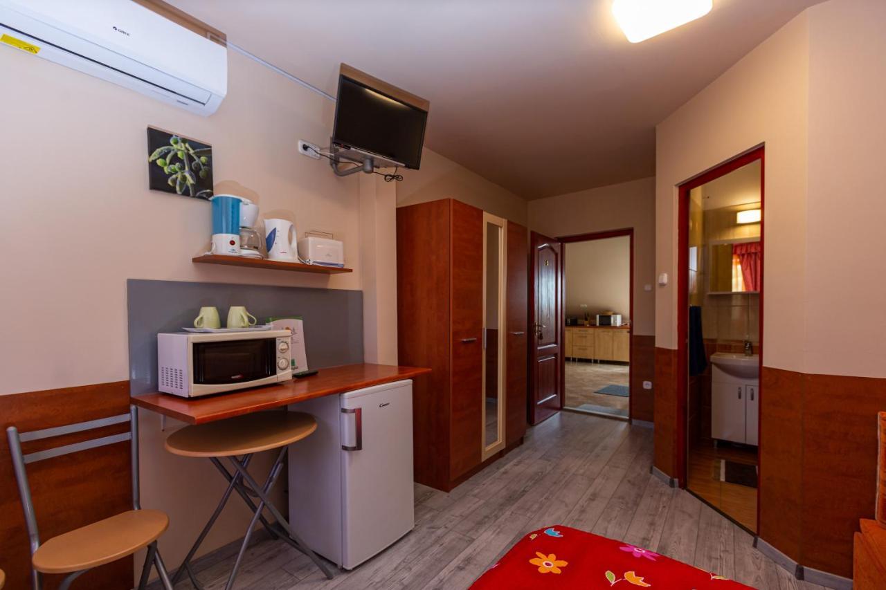 Erika Vendeghaz Hotel เอ็กเกอร์ ภายนอก รูปภาพ